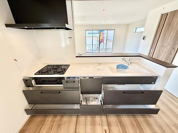 【キッチン】■シンプルで機能的、毎日使いやすいキッチン