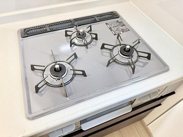 【3口ガスコンロ】■一度に多くの料理ができ便利で効率的