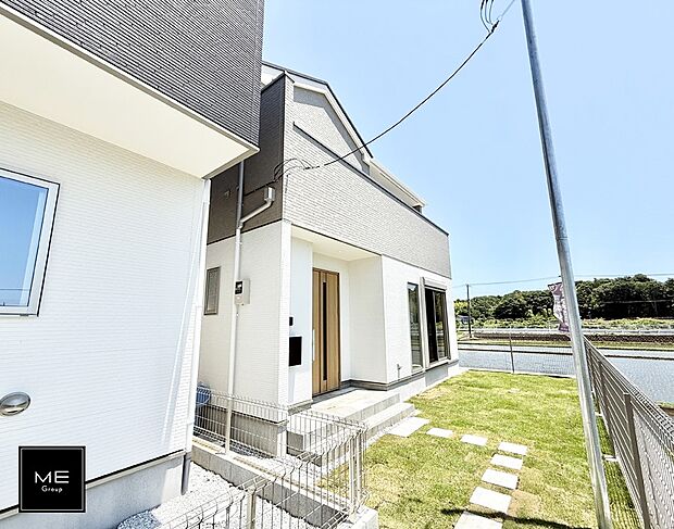 【現地外観写真】■家族みんなが笑顔で過ごせる、安心感のある住まい