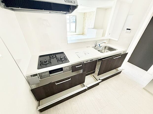 【キッチン】■家族の絆を深める、温もりのあるキッチン