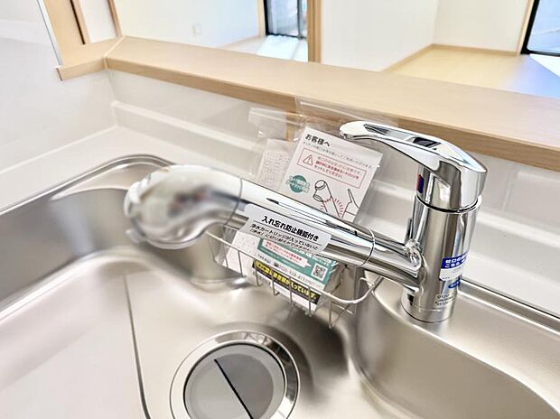 【浄水器】■清潔でおいしい水を手軽に供給してくれます