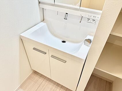 ハンドシャワー付洗面台