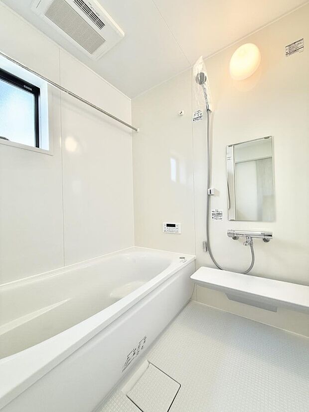 【浴室】■一日の疲れを癒す、心落ち着く空間です