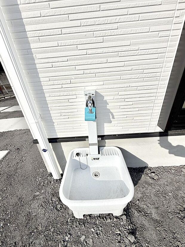【立水栓】■ガーデニングや洗車などの際に大活躍な屋外立水栓  