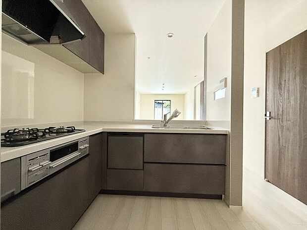 【キッチン】■シンプルで美しく心地よい時間を生むキッチン空間