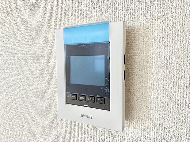 【TVモニター付インターフォン】■訪問者を確認できて安心感が増します
