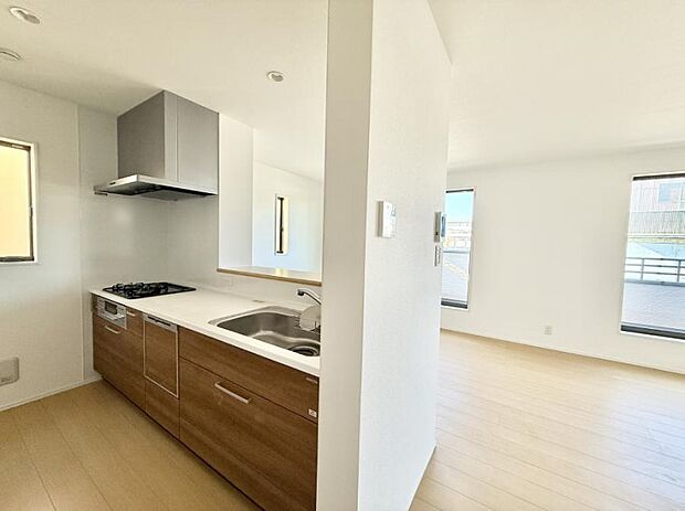 【キッチン】■家族の絆を深める、温もりのあるキッチン