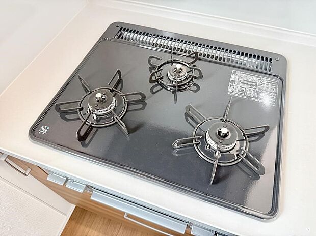 【3口ガスコンロ】■一度に多くの料理ができ便利で効率的