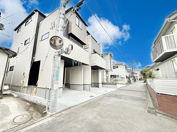 【前面道路含む現地写真】■新しい住まい、街の新しい風景