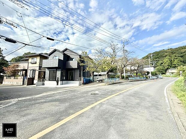 【前面道路含む現地写真】■新しい時代の息吹を感じる、心地よい環境