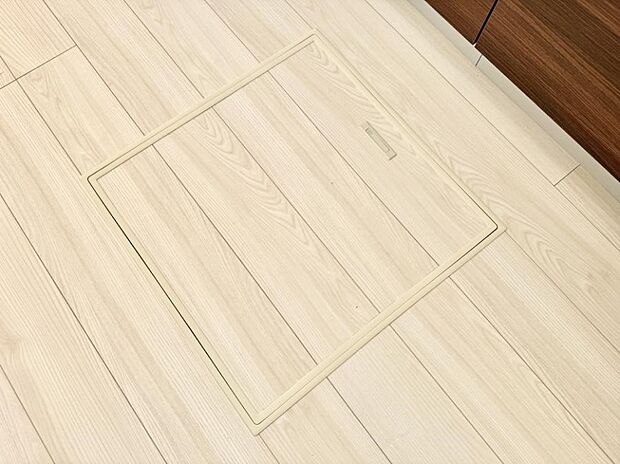 【床下収納】■季節物など簡単に収納でき便利