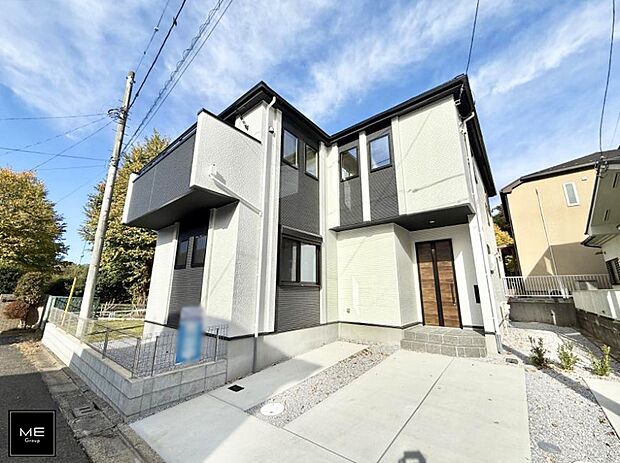 【現地外観写真】■暮らしを彩る充実した設備仕様が備わった住まい