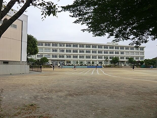 町田市立鶴川第二中学校(約3,600m・徒歩45分)