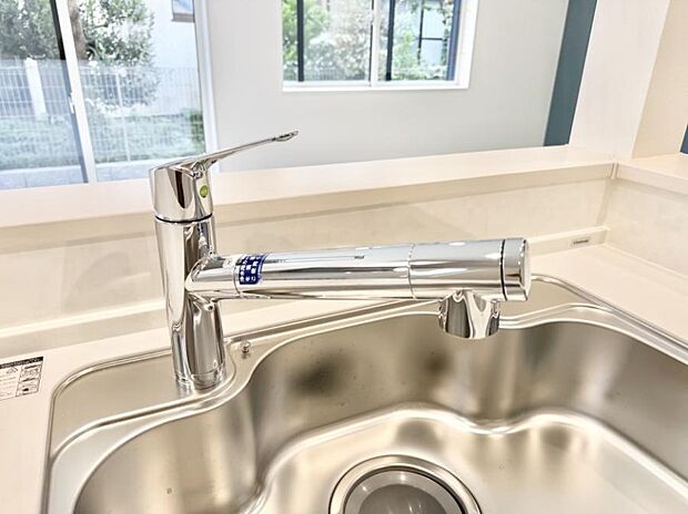 【浄水器】■清潔でおいしい水を手軽に供給してくれます