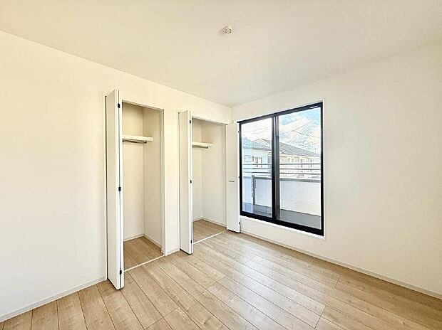 【リビング以外の居室】■清潔感あふれるお部屋で毎日を快適に過ごせます