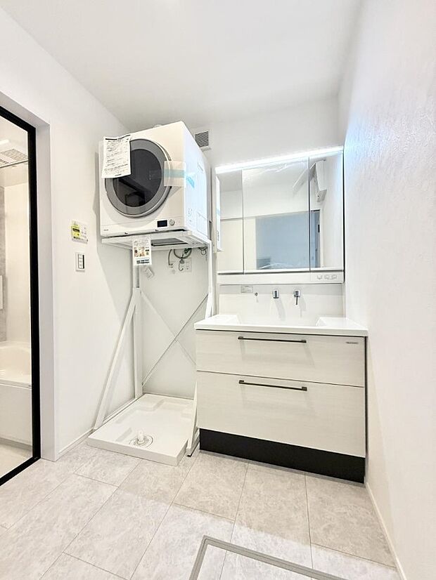 【洗面台・洗面所】■明るい洗面所は毎朝の歯磨きも楽しくできちゃいそうです♪