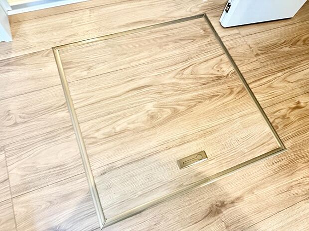 【床下収納】■隠れた収納スペースで家全体がスッキリ