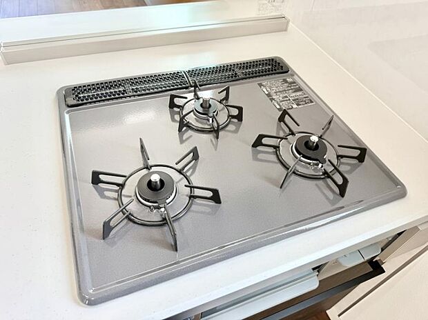 【3口ガスコンロ】■一度に多くの料理ができ便利で効率的