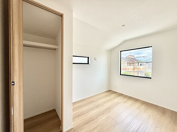 【リビング以外の居室】■落ち着いた雰囲気のお部屋で心が安らぐ空間