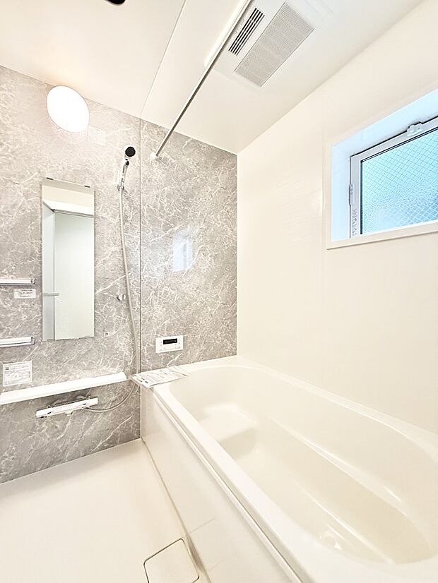 【浴室】■家族みんなが気持ちよく使える設計です