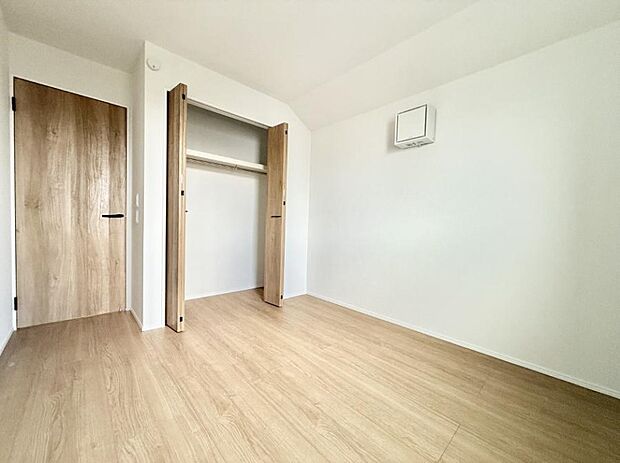 【子供部屋】■仕事や勉強のスペースに使うことで、集中しやすく静かな環境が整います