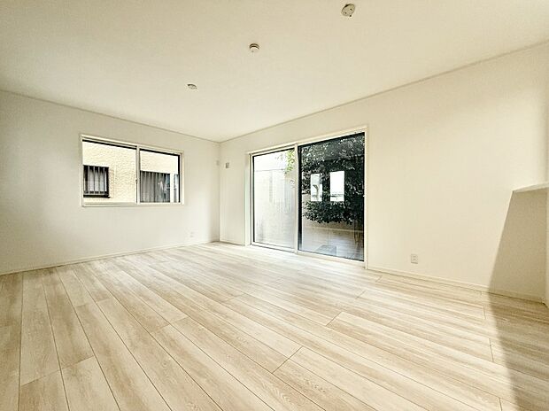 【リビングダイニング】■シンプルだけど贅沢、大切な人と過ごす心がほどける空間