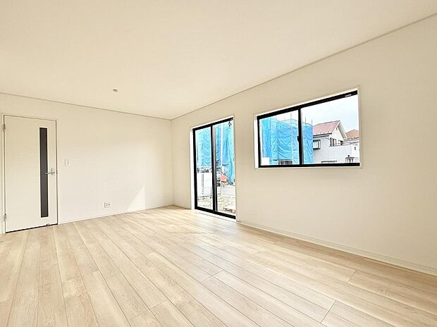 【リビング】■家族の時間を彩る、快適で癒される空間