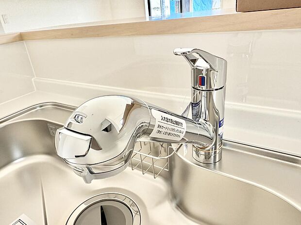 【浄水器】■清潔でおいしい水を手軽に供給してくれます