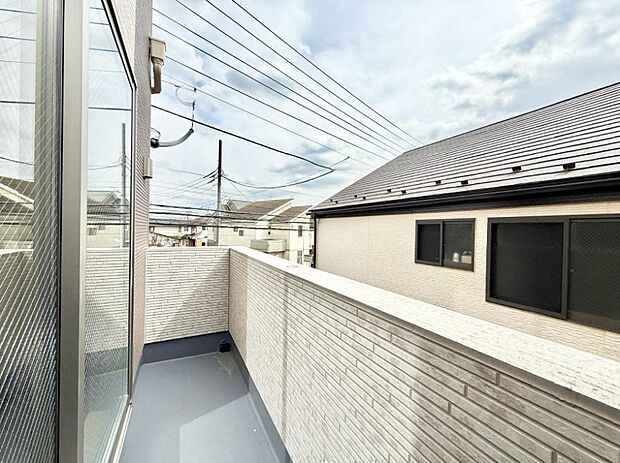 【バルコニー】■ 空を眺めながら、ほっと一息つける特別な空間