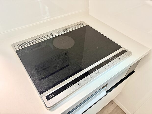【IHクッキングヒーター】■お手入れが楽なIHクッキングヒーターです♪