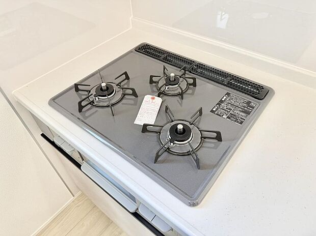 【3口ガスコンロ】■一度に多くの料理ができ便利で効率的