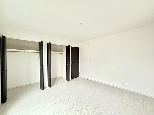 【洋室】■静かな洋室で読書や趣味に集中できる場所