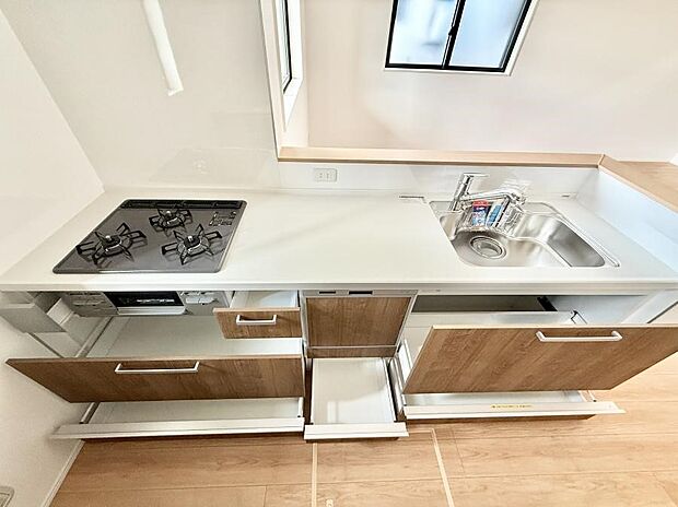 【キッチン】■家族の絆を深める、温もりのあるキッチン