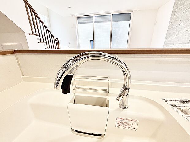 【浄水器】■清潔でおいしい水を手軽に供給してくれます