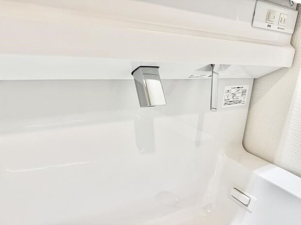 【ハンドシャワー付洗面台】■手洗いや顔を洗う時も快適に使える便利なシャワー