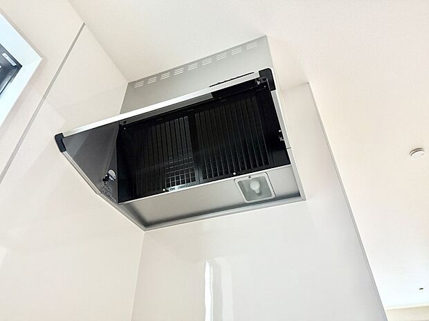 【レンジフード】■フードに覆われている為、匂いが換気扇に誘導され、効率的に排煙ができます