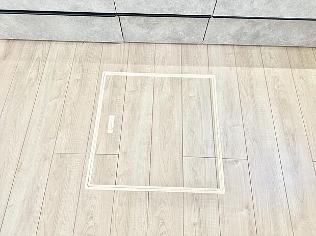 【床下収納】■隠れた収納スペースで家全体がスッキリ