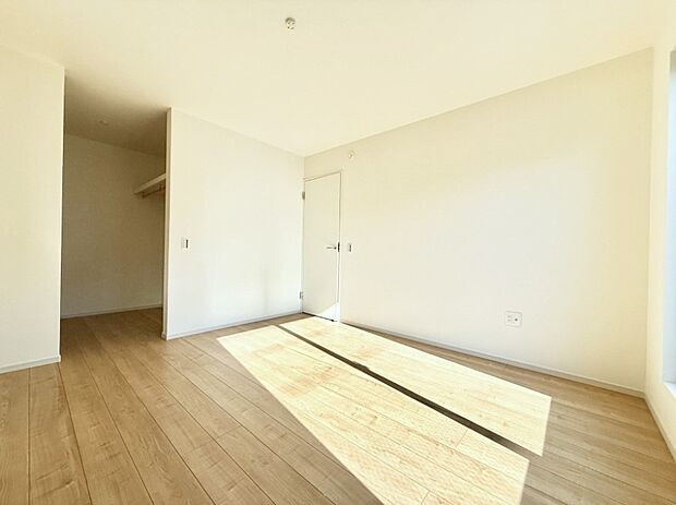 【リビング以外の居室】■落ち着いた雰囲気のお部屋で心が安らぐ空間