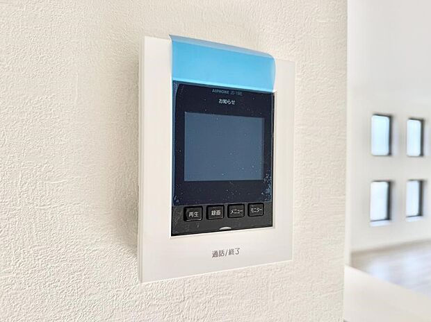 【TVモニター付インターフォン】■訪問者を確認できて安心感が増します