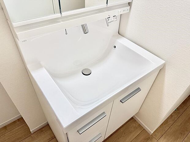 【ハンドシャワー付洗面台】■手洗いや顔を洗う時も快適に使える便利なシャワー