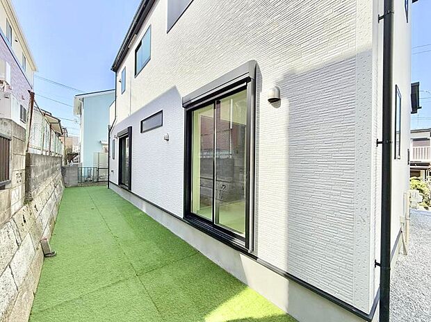 【庭】■季節の移ろいを感じられる、落ち着いた雰囲気の屋外空間