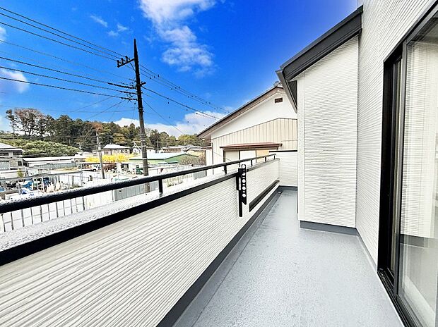 【バルコニー】■ 空を眺めながら、ほっと一息つける特別な空間