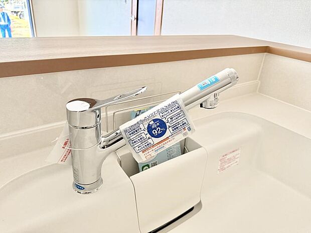 【浄水器】■清潔でおいしい水を手軽に供給してくれます