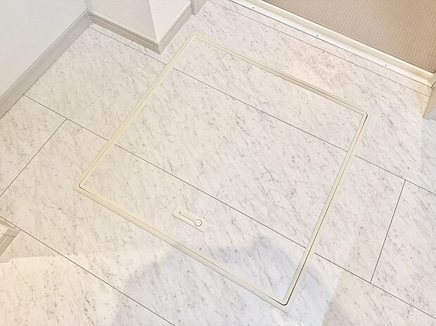 【床下収納】■季節物など簡単に収納でき便利