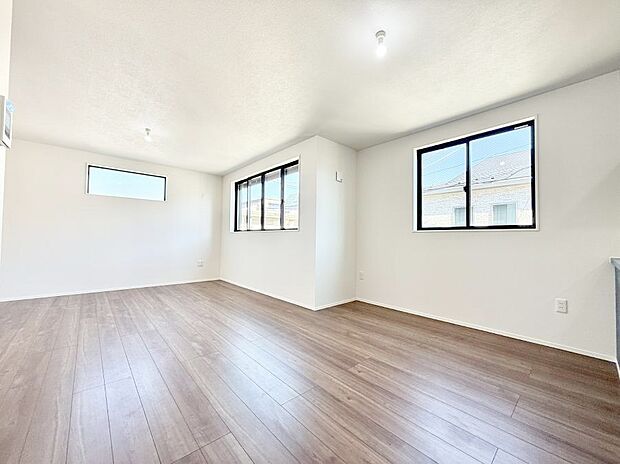 【リビング】■家族の時間を彩る、快適で癒される空間