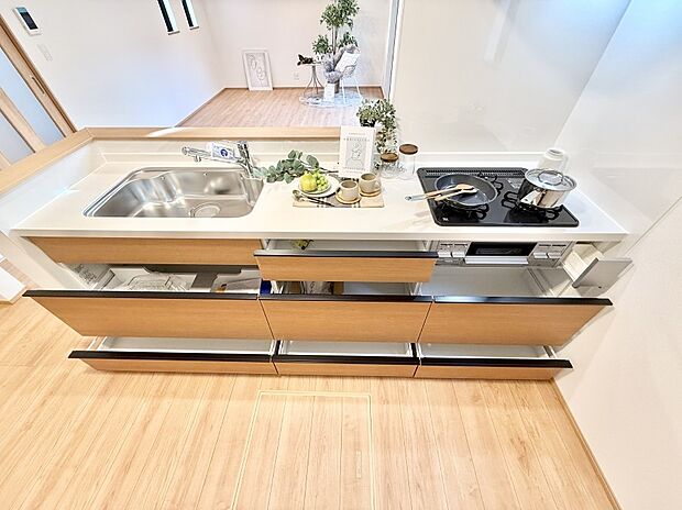 【キッチン】■家族の絆を深める、温もりのあるキッチン