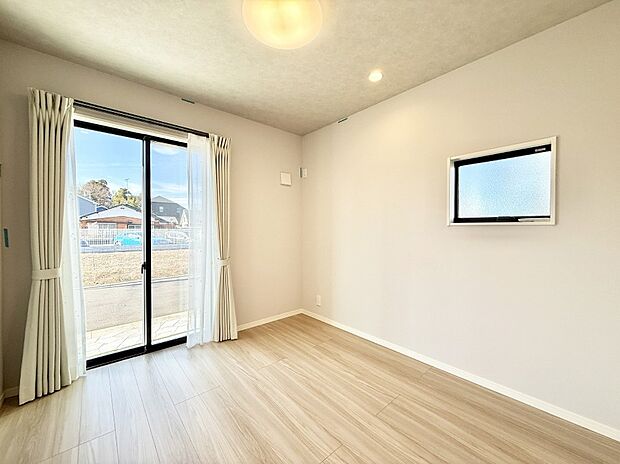 【洋室】■心地よい雰囲気が漂う落ち着いた空間