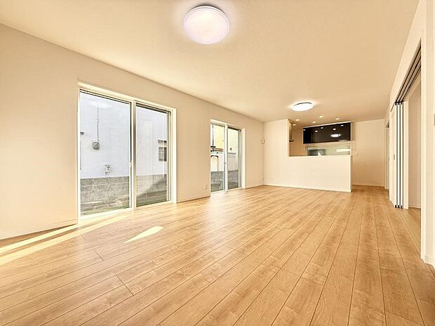 【リビング以外の居室】■シンプルで使いやすい空間がスッキリ感じられます