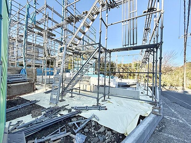 【現地外観写真】■暮らしを彩る充実した設備仕様が備わった住まい