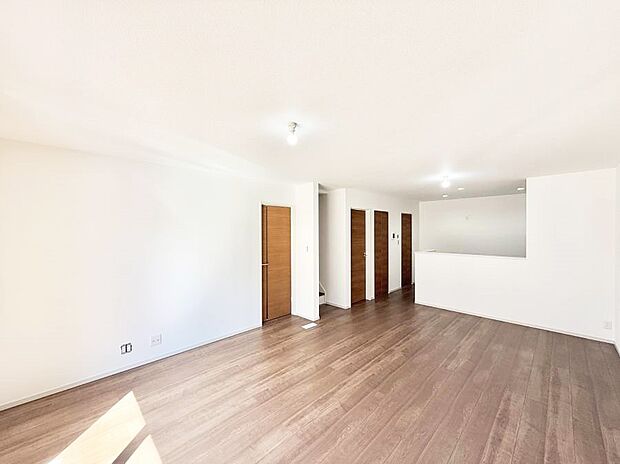 【リビング】■光と風を感じる、リラックスできる空間